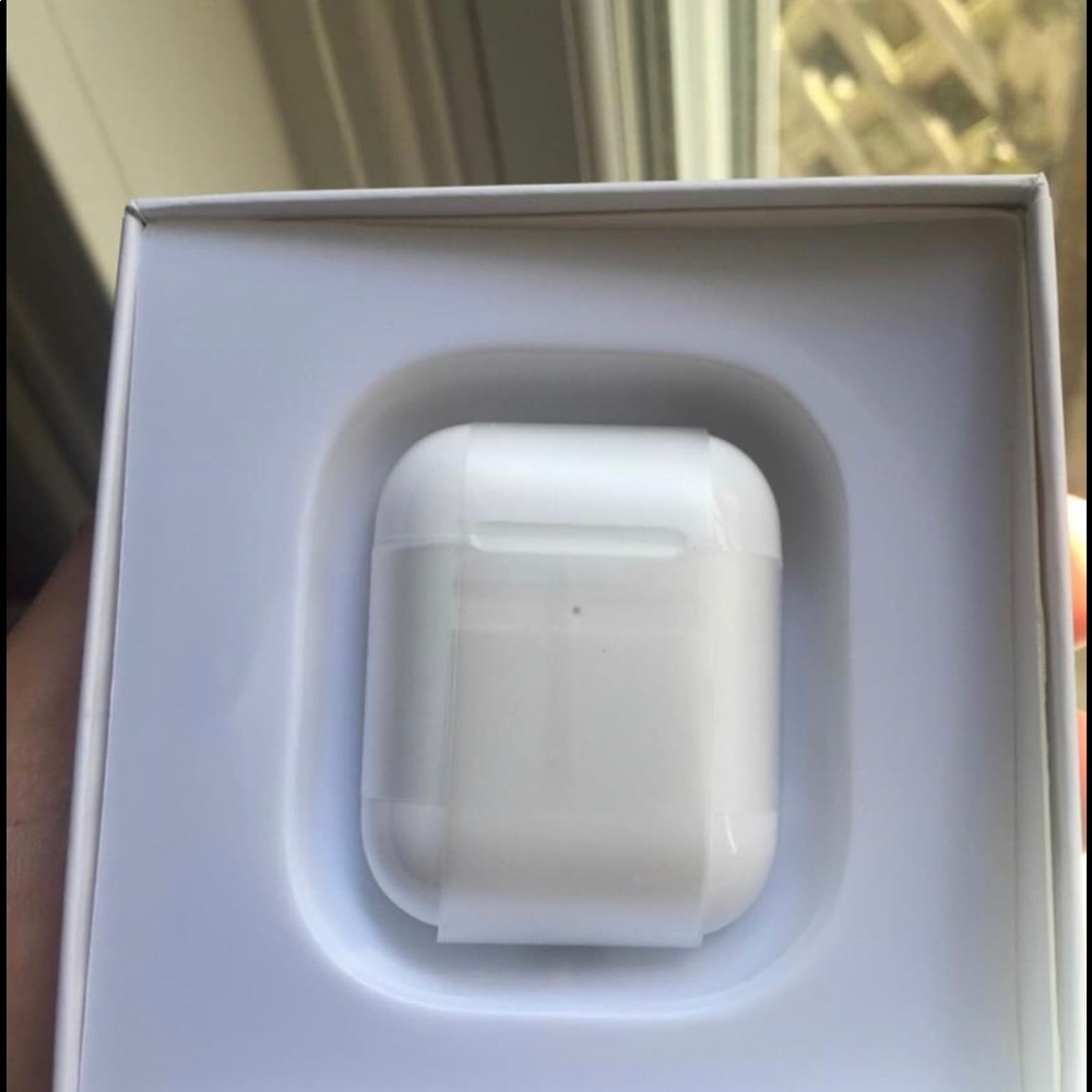 Apple AirPods - Picture 4 of 7